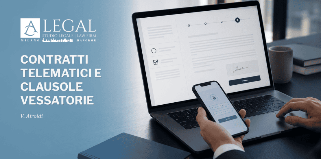 Professionista utilizza laptop e smartphone per approvare un contratto telematico tramite verifica elettronica.